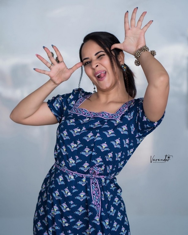 Anasuya Bharadwaj Photos - 1 / 5 photos