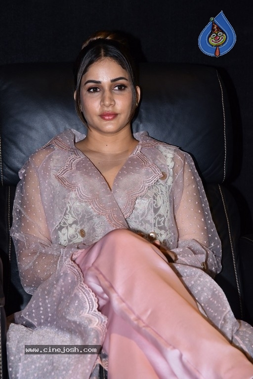 lavanya tripathi sevimli