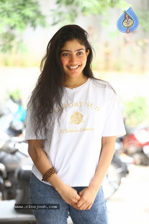 Sai Pallavi Interview Photos - 12 / 21 photos