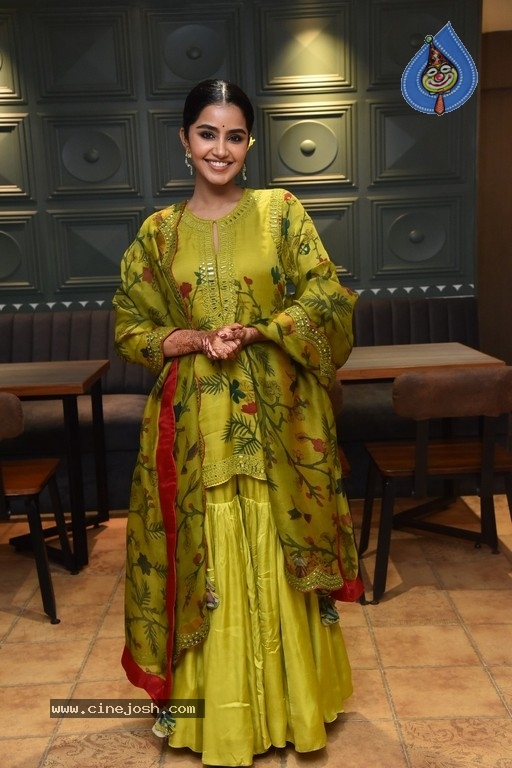 Anupama Parameswaran - 1 / 21 photos