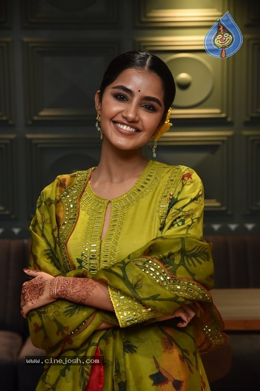 Anupama Parameswaran - 4 / 21 photos