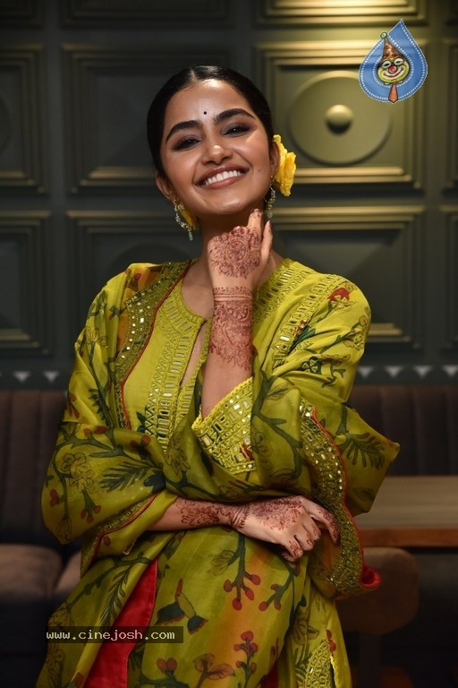 Anupama Parameswaran - 6 / 21 photos