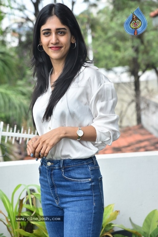 Chandini Chowdary Photos - 6 / 18 photos