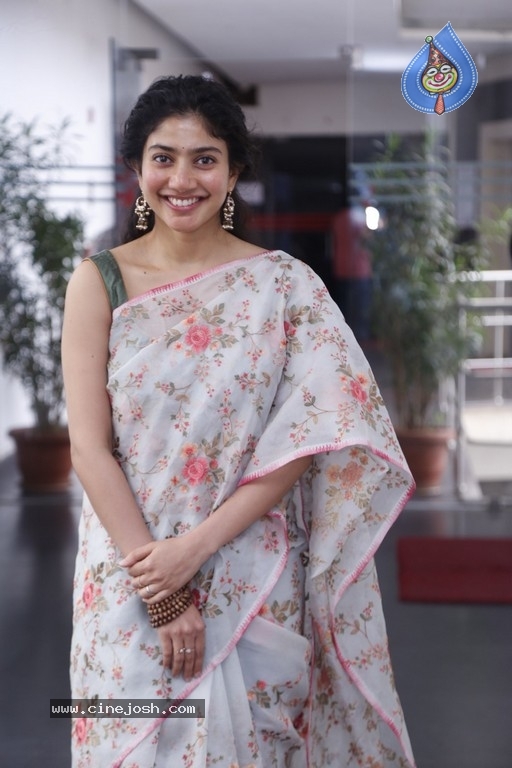 Sai Pallavi Photos - 4 / 20 photos