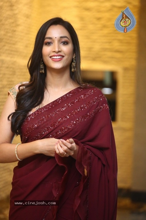 Srinidhi Shetty Photos - 14 / 16 photos