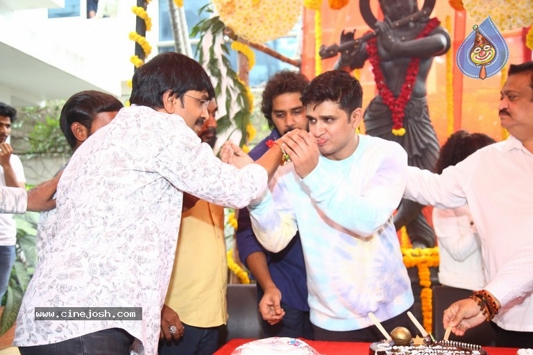 Karthikeya 2 Success Celebrations - 6 / 21 photos