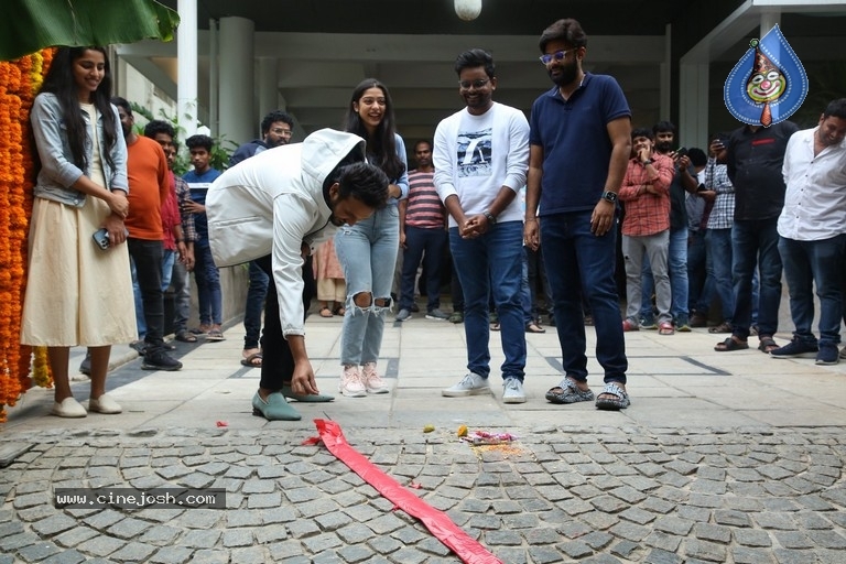 Swathi Muthyam Success Celebrations - 6 / 16 photos