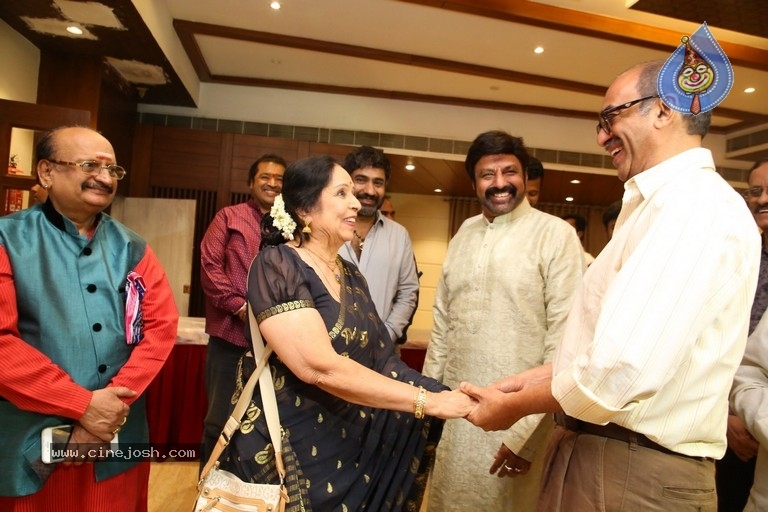 Felicitation of L Vijayalakshmi by Balakrishna - 16 / 21 photos