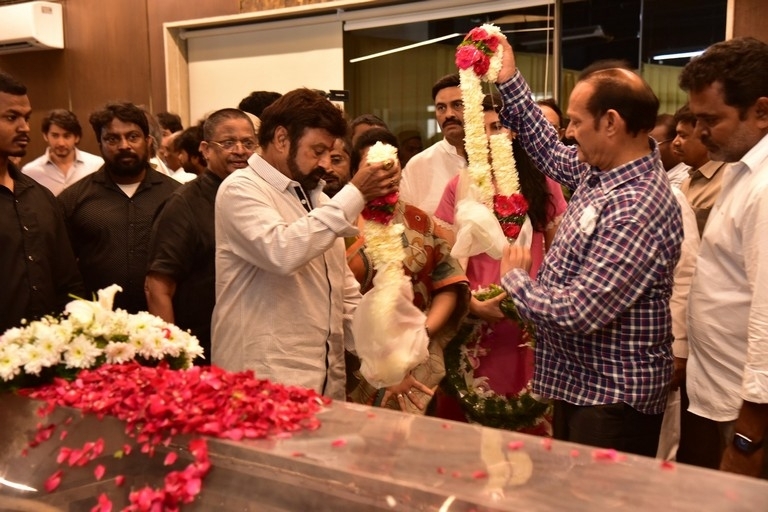 Superstar Krishna final rites - 58 / 63 photos