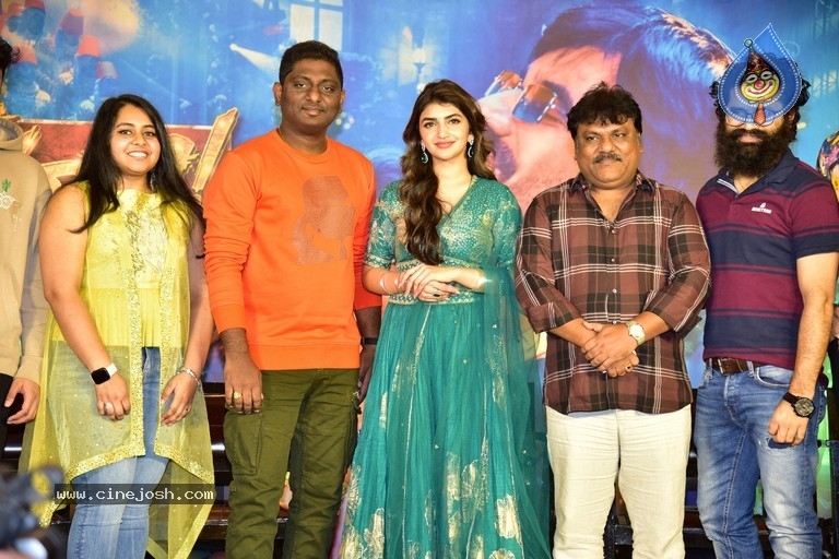 Dhamaka Release Press Meet - 9 / 19 photos