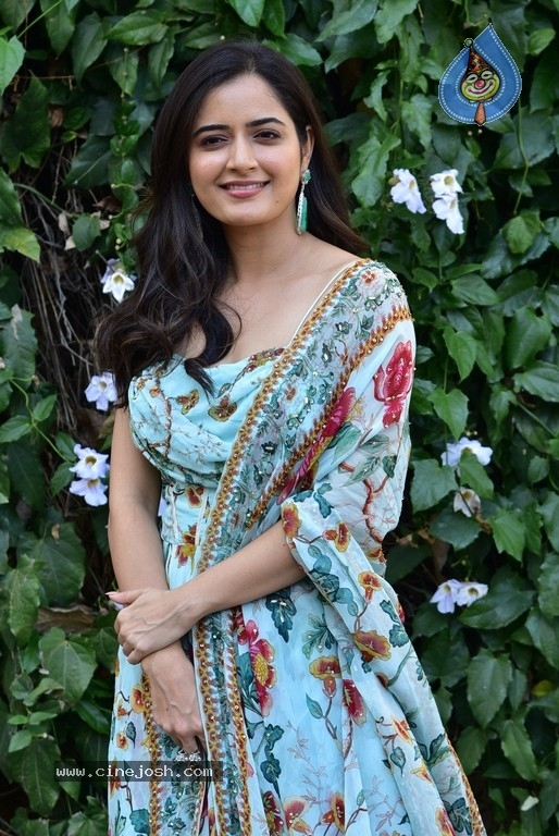 Ashika Ranganath Photos - 5 / 18 photos