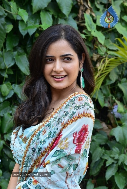 Ashika Ranganath Photos - 8 / 18 photos