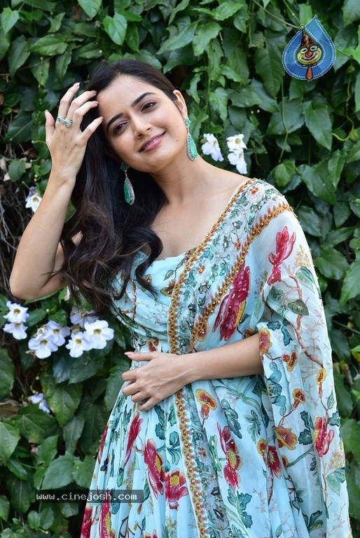 Ashika Ranganath Photos - 11 / 18 photos