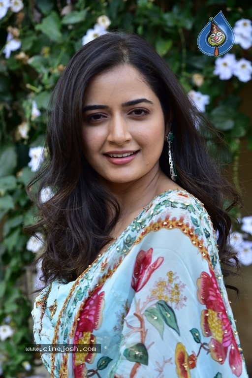 Ashika Ranganath Photos - 15 / 18 photos