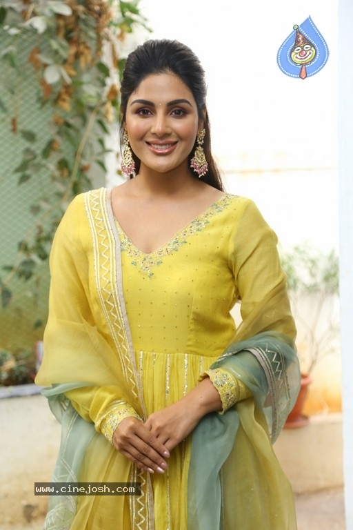 Samyuktha Menon Pics - 20 / 21 photos