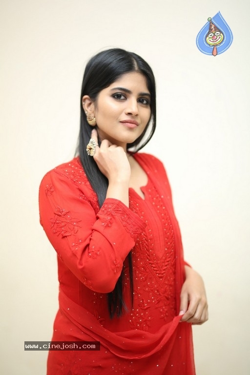 Megha Akash Photos - 7 / 21 photos