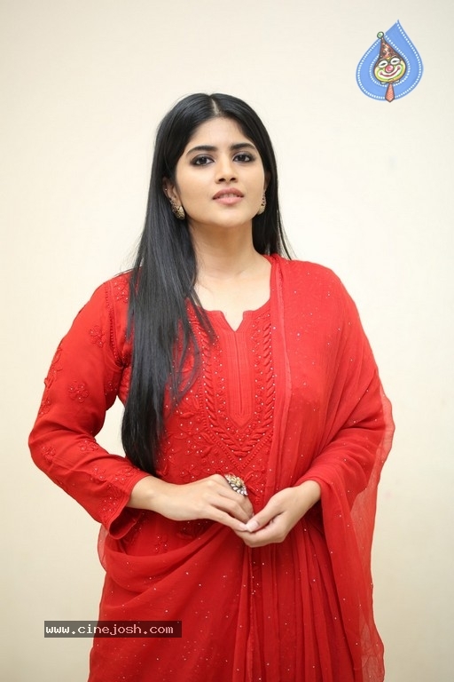 Megha Akash Photos - 8 / 21 photos