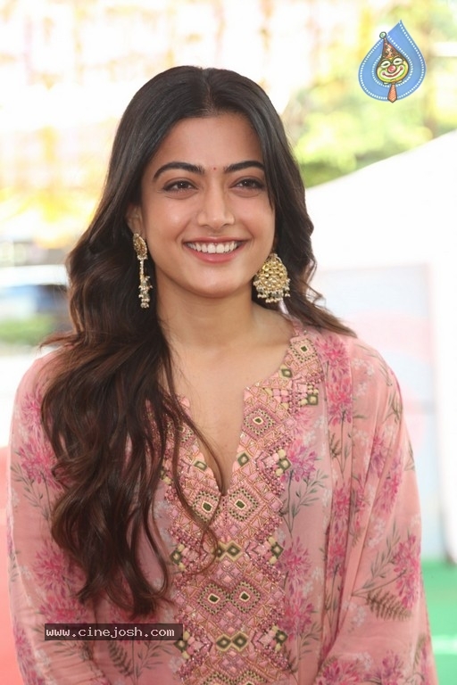 Rashmika Mandanna Photos - 4 / 20 photos