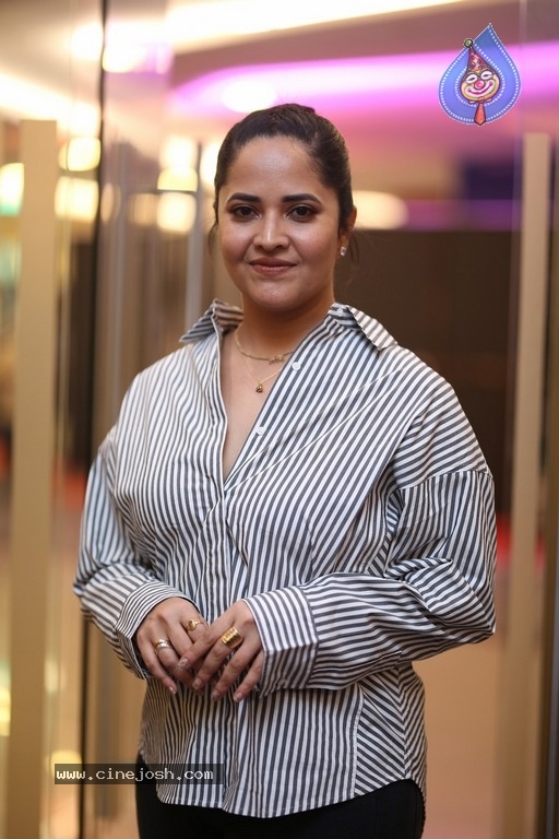 Anasuya Stills - 5 / 20 photos