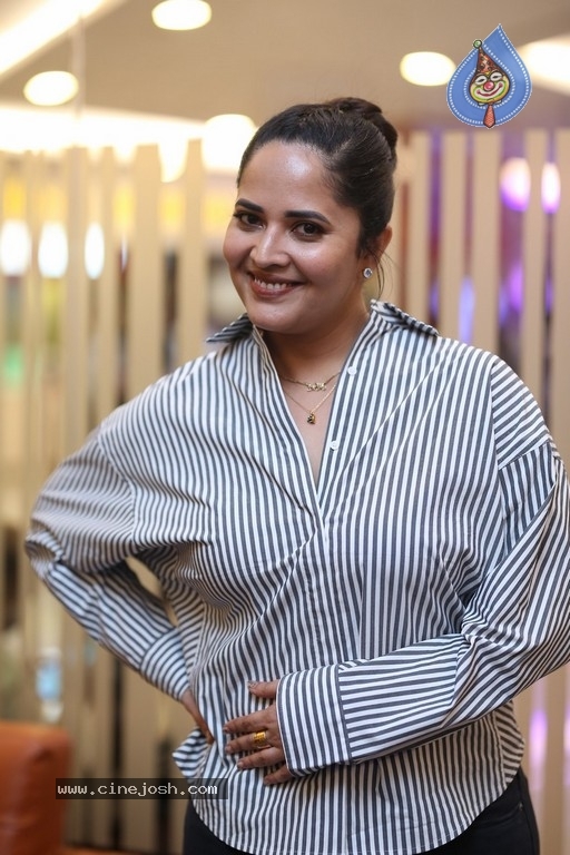 Anasuya Stills - 17 / 20 photos