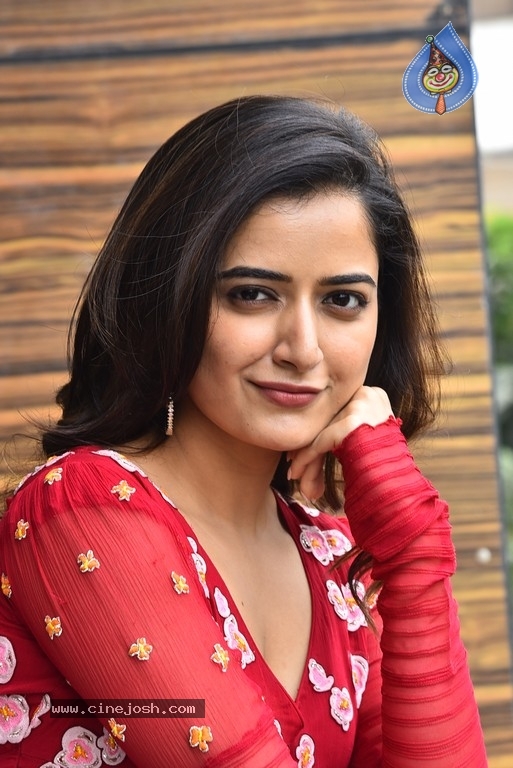 Ashika Ranganath Photos - 5 / 21 photos