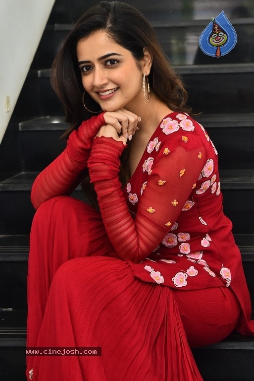 Ashika Ranganath Photos - 7 / 21 photos