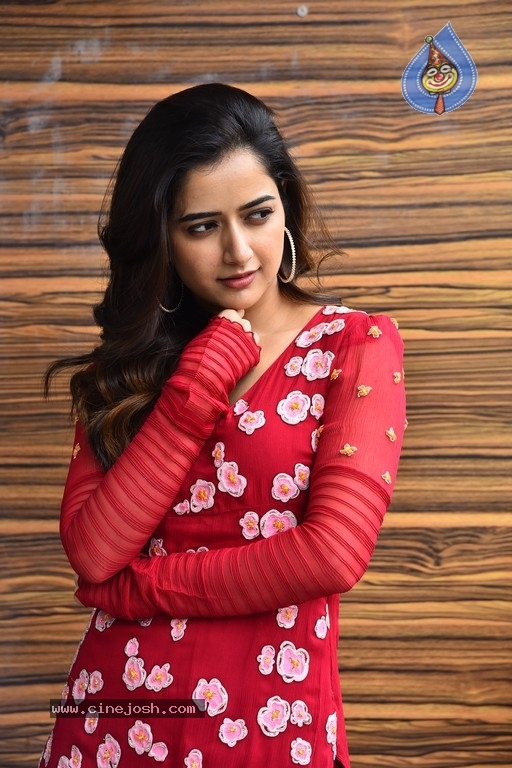 Ashika Ranganath Photos - 10 / 21 photos