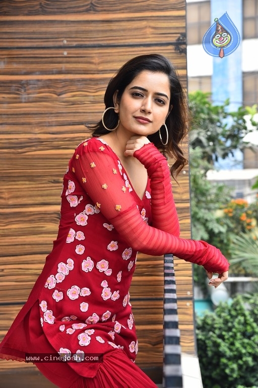 Ashika Ranganath Photos - 16 / 21 photos