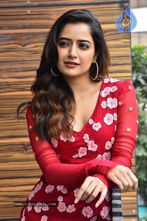 Ashika Ranganath Photos - 17 / 21 photos