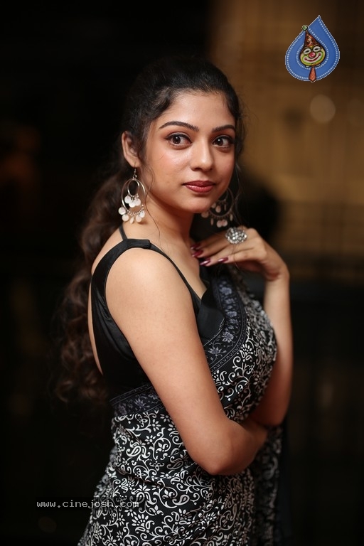 Varsha Bollamma Photos - 20 / 40 photos