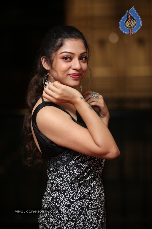 Varsha Bollamma Photos - 21 / 40 photos