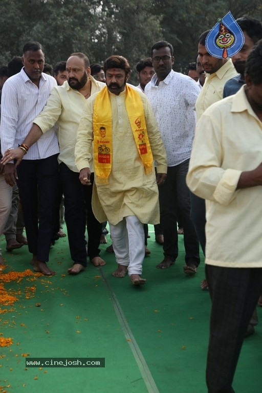 Nandhamuri Heros at NTR 28th Death Anniversary - 25 / 58 photos