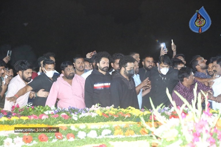 Nandhamuri Heros at NTR 28th Death Anniversary - 28 / 58 photos