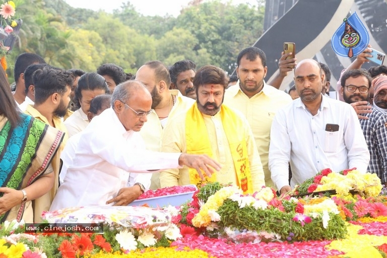 Nandhamuri Heros at NTR 28th Death Anniversary - 43 / 58 photos