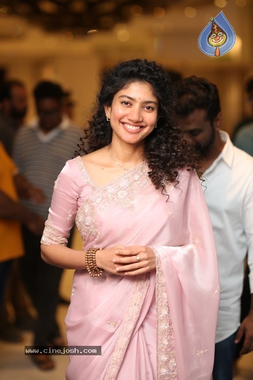 Sai Pallavi Photos - 5 / 9 photos