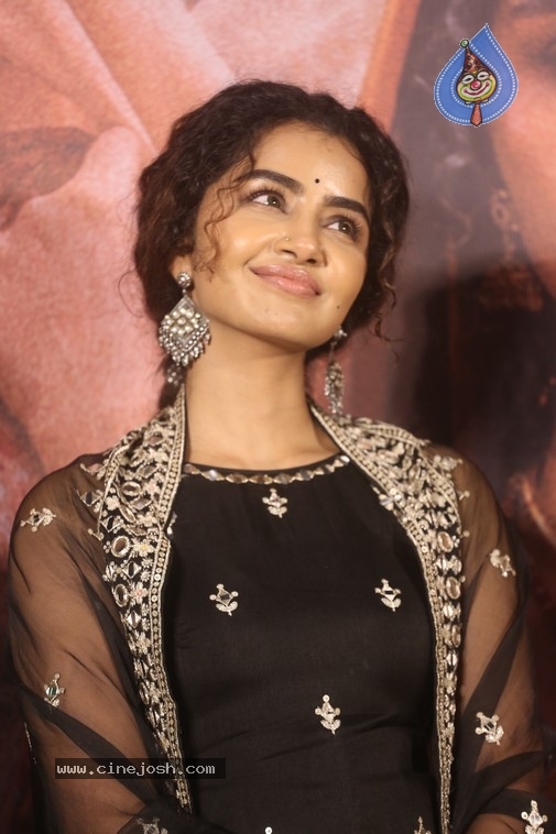 Anupama Parameswaran Photos - 2 / 17 photos