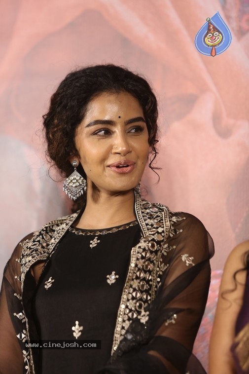 Anupama Parameswaran Photos - 12 / 17 photos