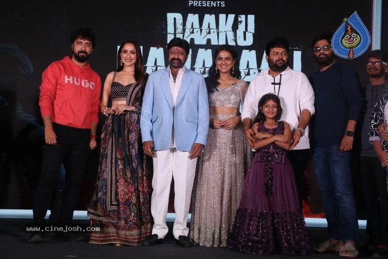 Daaku Maharaaj Success Meet - 23 / 35 photos