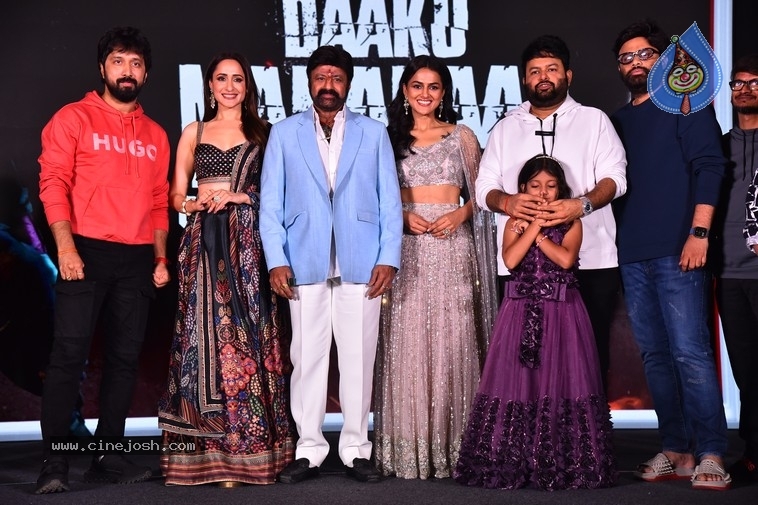 Daaku Maharaaj Success Meet - 26 / 35 photos