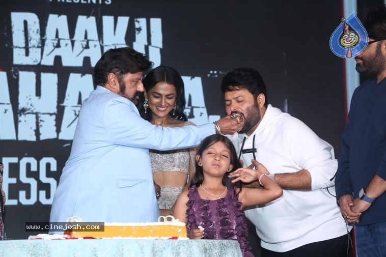 Daaku Maharaaj Success Meet - 30 / 35 photos