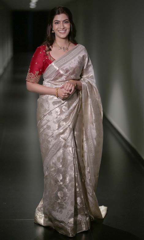 Varalaxmi Sarathkumar Photos