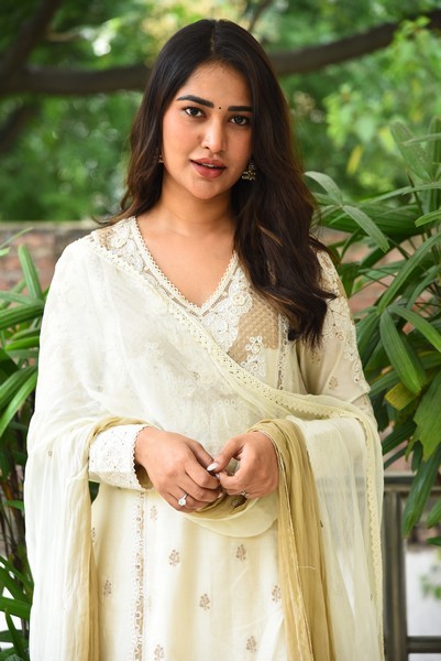 Dhashvika Kinthalli Photos