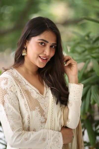 Dhashvika Kinthalli Photos
