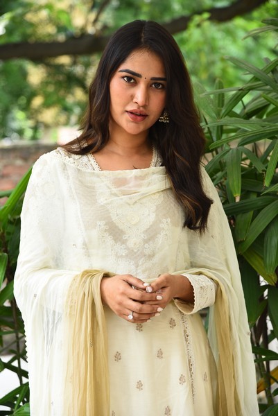 Dhashvika Kinthalli Photos