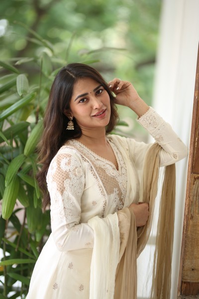 Dhashvika Kinthalli Photos