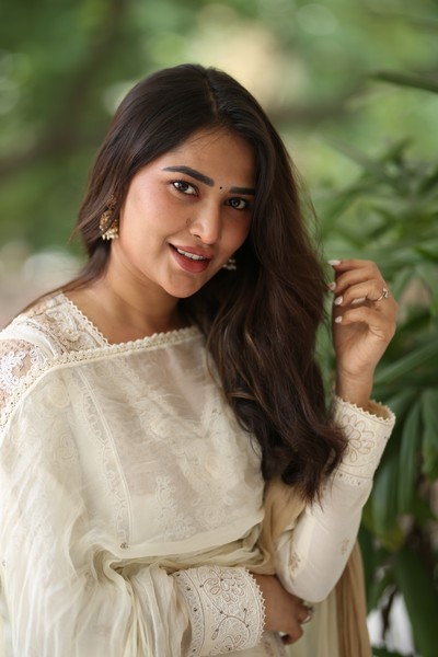 Dhashvika Kinthalli Photos
