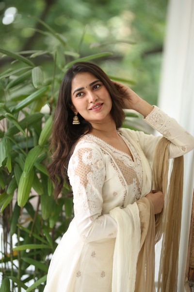 Dhashvika Kinthalli Photos