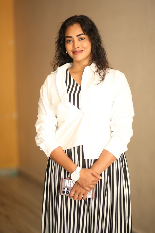 Kamakshi Bhaskarla Phptos