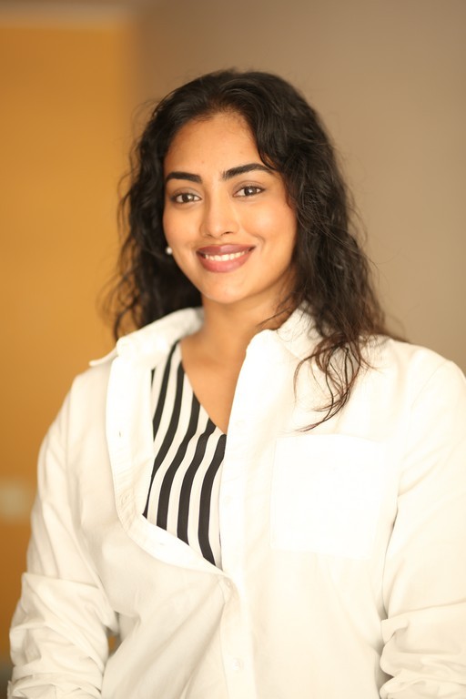 Kamakshi Bhaskarla Phptos