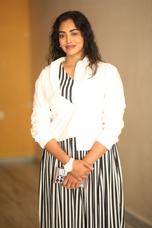 Kamakshi Bhaskarla Phptos